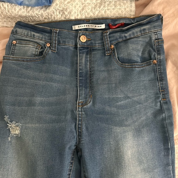 Celebrity Pink size 11 light wash - Picture 1 of 2